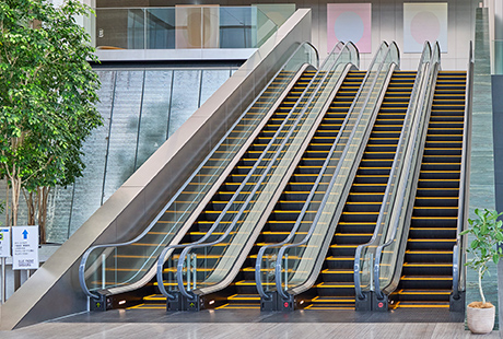 エスカレーター・2階