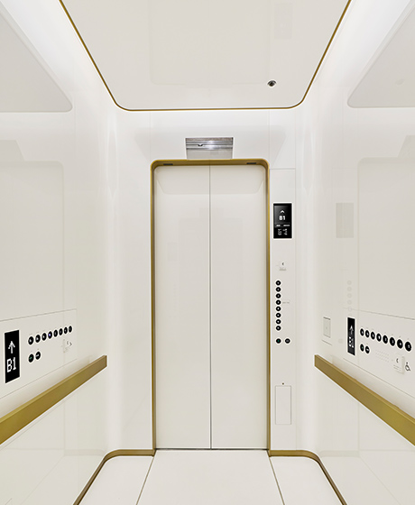 乗用17人乗りエレベーター・かご室