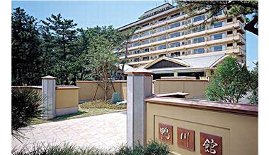 鴨川館