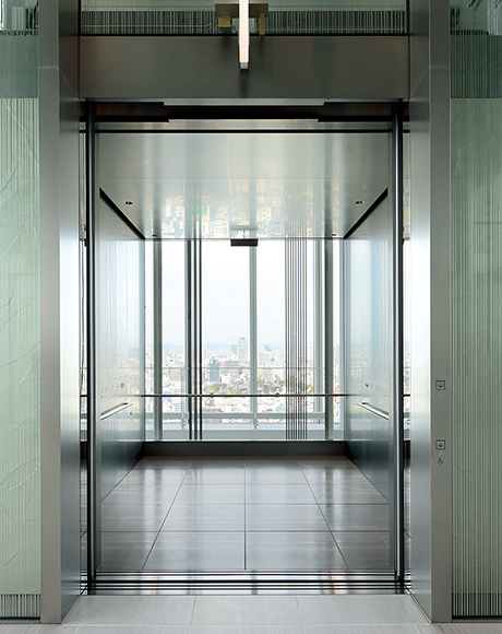 Shuttle elevator (observation type); Car interior