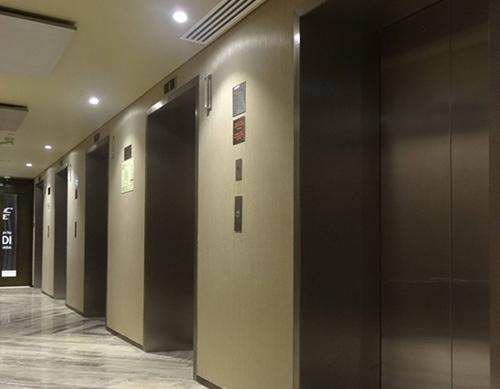 Elevator hall (middle zone/high zone, ground floor)